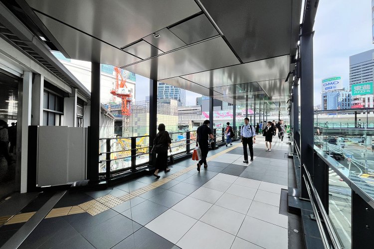 東京街角クイズ ペデストリアンデッキ