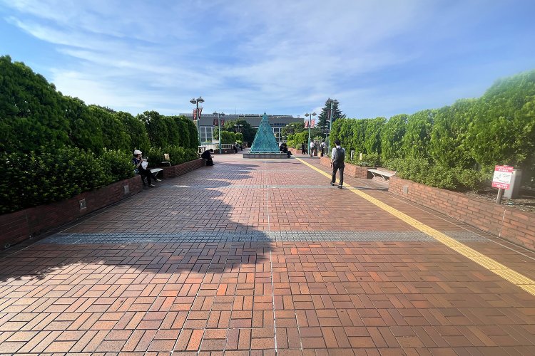 東京街角クイズ ペデストリアンデッキ