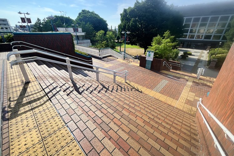 デッキ北川の階段を下ると、『練馬文化センター』へ。