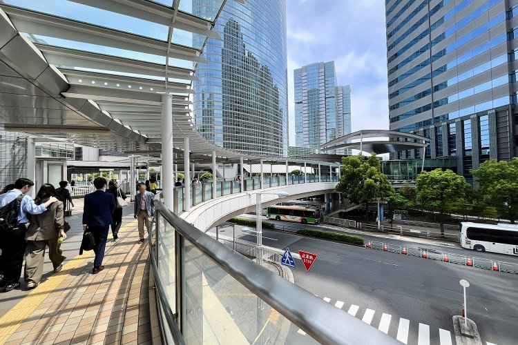 東京街角クイズ ペデストリアンデッキ