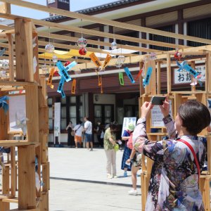 チリン、チリンと音色涼やかに。「第30回川崎大師風鈴市」が7月17～21日に開催