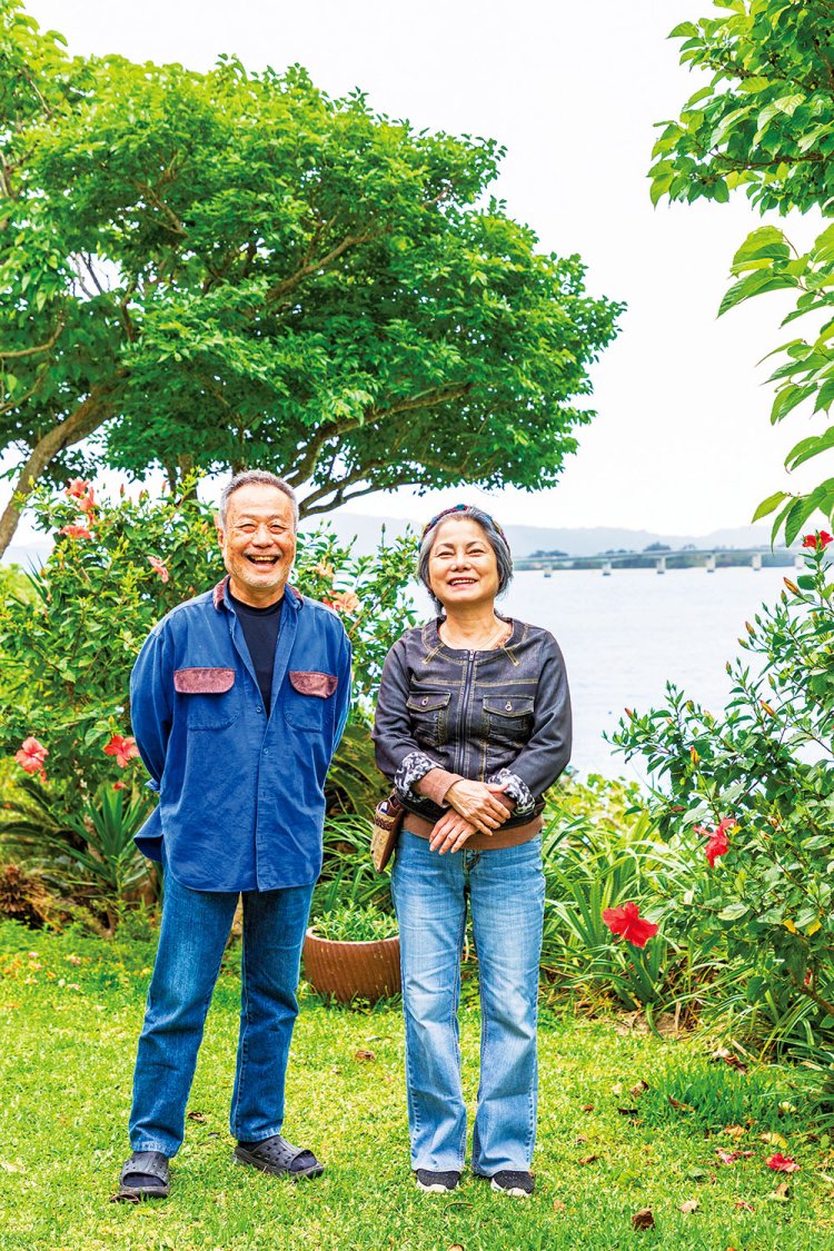 宜名真盛男さん・幸子さん夫妻のかけ合いも楽しい。「私たち自身が一番人との出会いを楽しんでいます」。