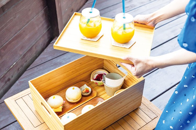 起きたら窓を全開にして、さわやかに食事を。