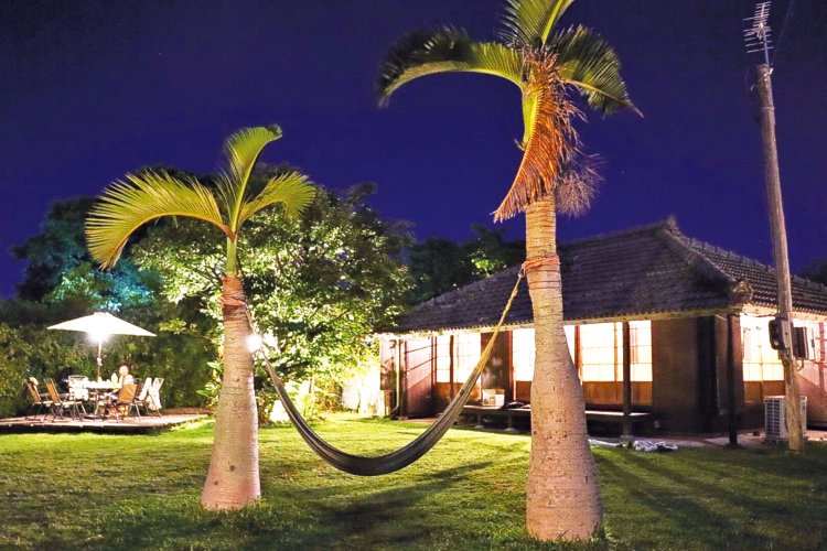 宿名は「太“陽”と“瑠”璃色の海、畳で“寝”るひとときを体感してほしい」と命名。