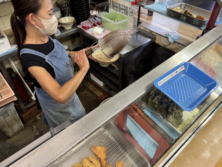 手際よく作られていく。