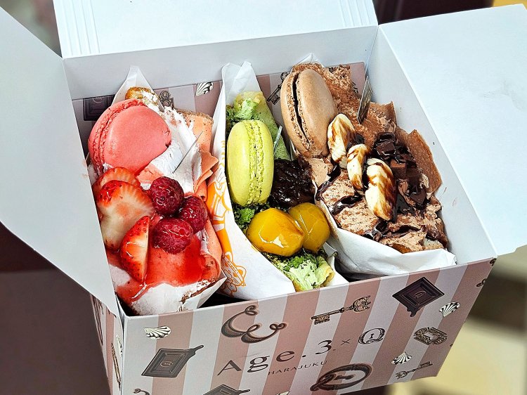 いちごドレスクレープ、抹茶ドレスクレープ、チョコドレスクレープ 各1100円。