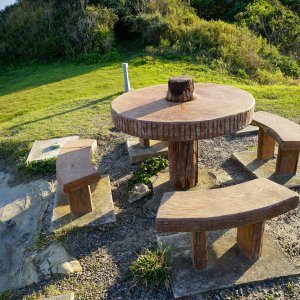 木のように自然に溶け込む「擬木」。伊藤健史さんに伺う古今東西の“木を模す”技術