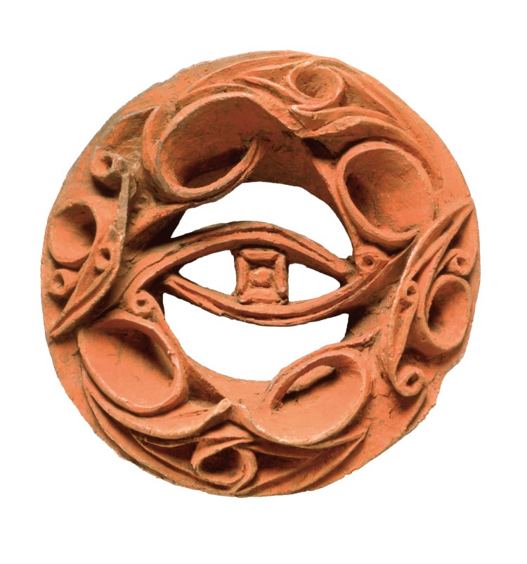 土製耳飾（縄文時代晩期、下布田遺跡出土、国指定重要文化財）。