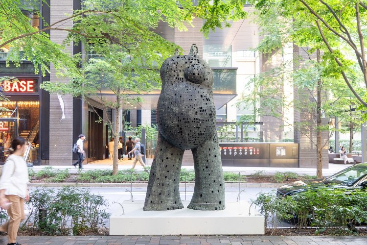 ルイジ・マイノルフィ「巨大な町」（1987年）。