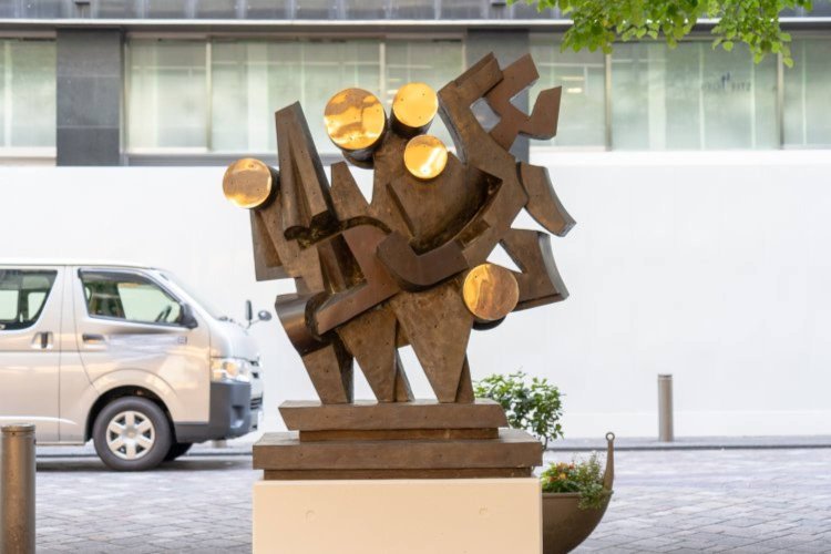 ウンベルト・マストロヤンニ「幸運の木」（1978年）。