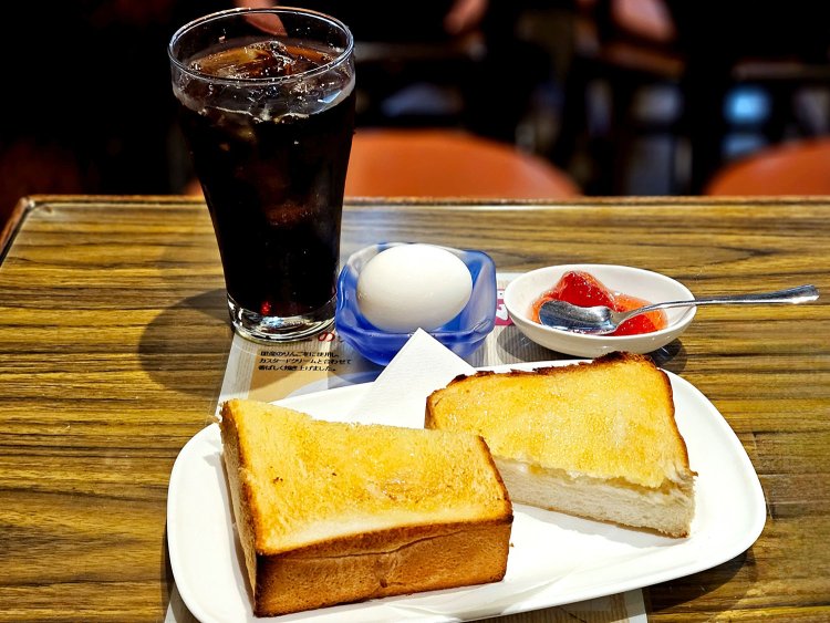 モーニングサービス700円（9時30分～11時限定）。