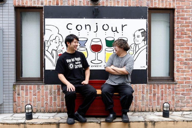 中学の同級生かつ高校ではバンド仲間だった大島さんと米倉さん。