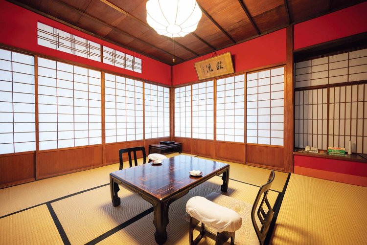 豪商の別荘を移築した「孔雀（くじゃく）の間」。