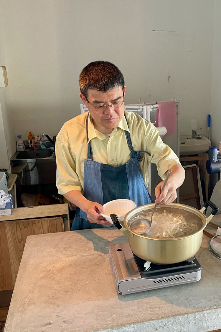 麺も肉汁も、林さんが独自に研究して作っている。