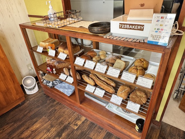 パンはハード系が中心。