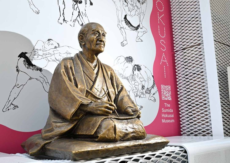 ひがしん北斎ギャラリーで北斎さんとパチリ。