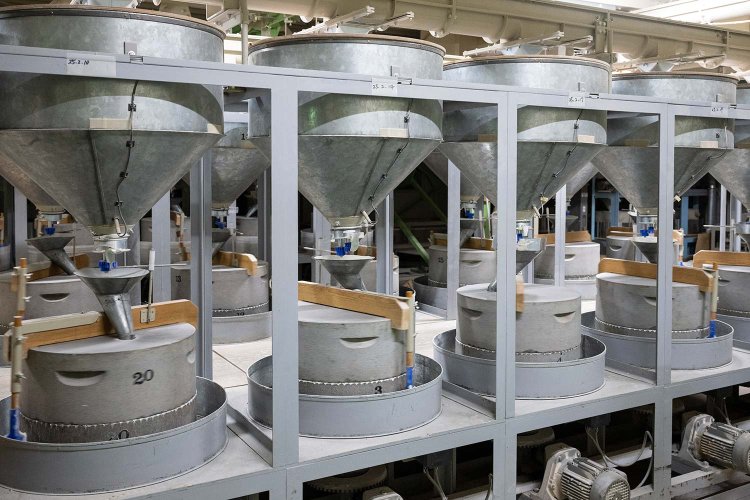 【散歩の達人】霧下そば本家_1