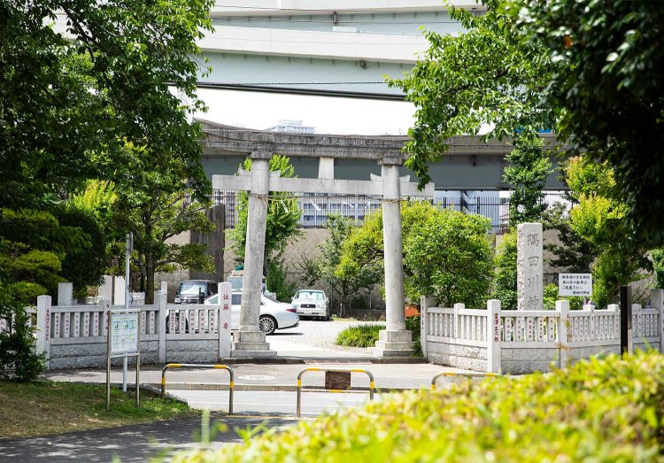 水神門の先に隅田川神社。