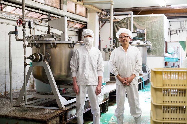 おすすめのアレンジは「たれだく」（伸生さん）、「トーストにのっけて」（原さん）。