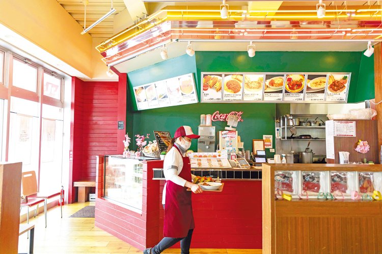 アメリカンな雰囲気の店内で、バラエティー豊かな味をカジュアルに楽しめる。