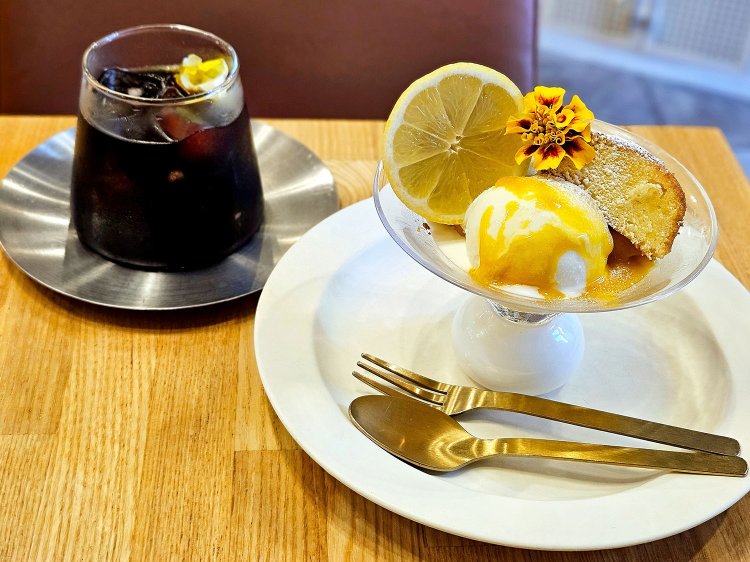 檸檬＆マンゴーパルフェ 単品720円、ドリンクセット980円。