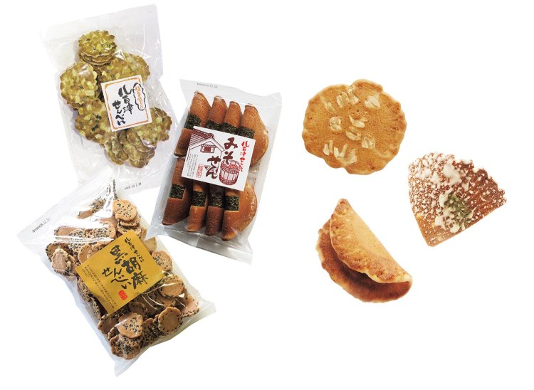 卵と小麦粉の生地を鉄板で焼いた「八百津せんべい」は地元を代表する味。むかしは町じゅうに甘い香りが漂っていたそうで、いまも多くの商品がそろう。