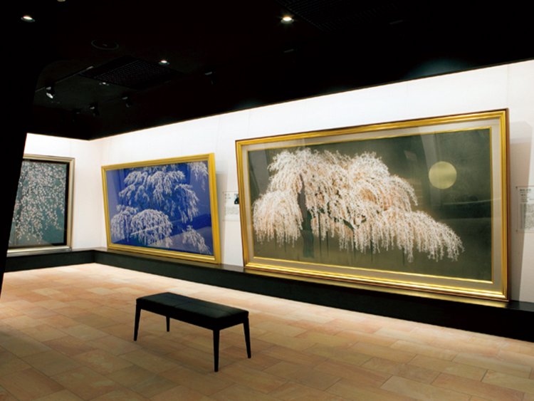 郷さくら美術館　館内風景画像