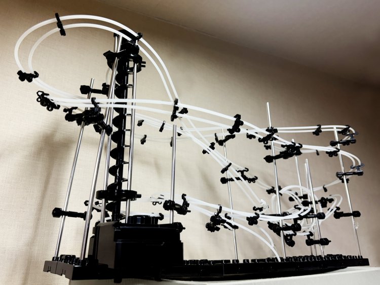 『家族ゲーム』（1983年）小道具  インテリアコースター　森田芳光事務所所蔵。