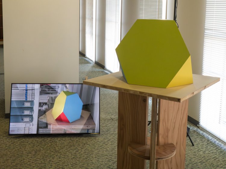 平瀬ミキ 《氷山の一角》 2024年。