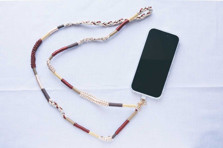 マルチストラップ8690円。