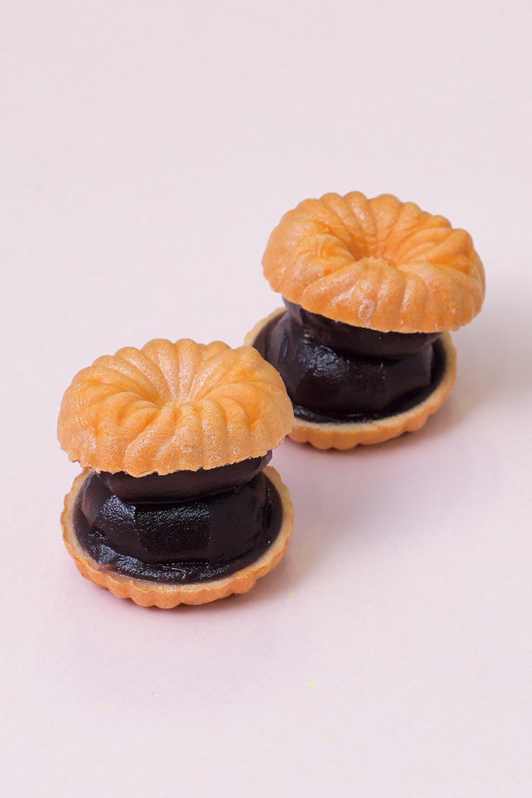 菊最中3個入り972円。