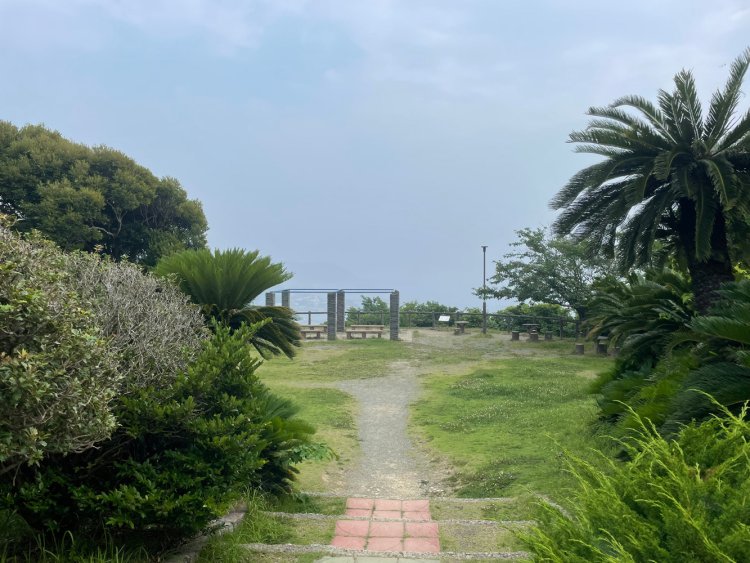 海側の休憩スペース。