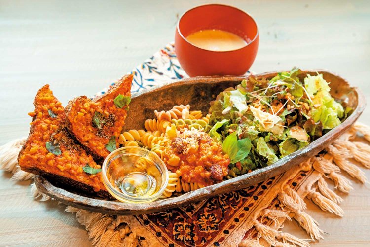 【旅の手帖】Cafe-and-Gallery-月と星