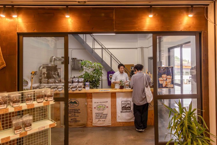 自家焙煎の『啓和珈琲』でコーヒーをテイクアウト。