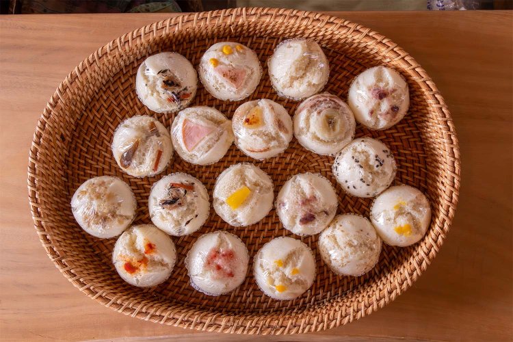 おやつにおかずパン、季節限定など種類豊富。