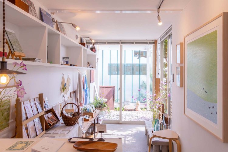 ハーブとエディブルフラワーの素敵な空間。