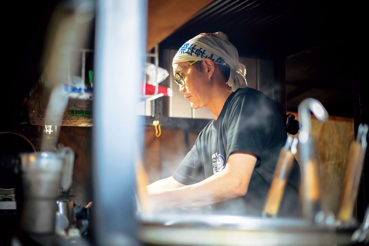 2002年に屋台を始めた店主の森川浩三さん。真摯な人柄にファンが多い。