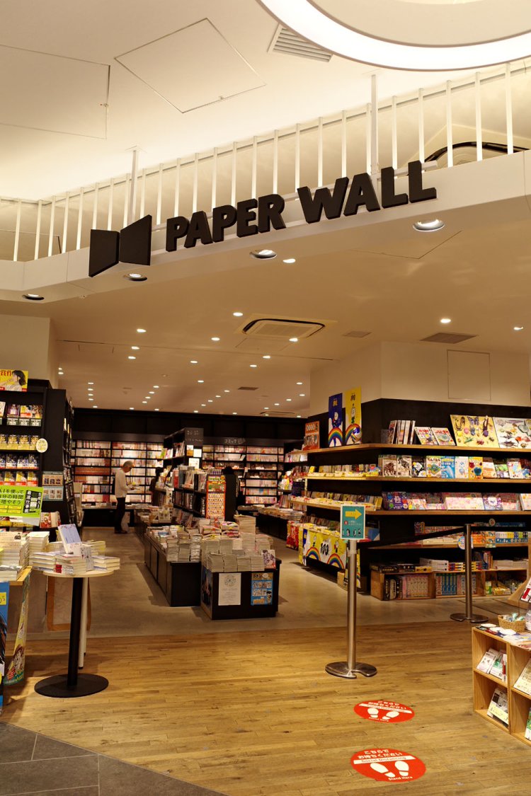 駅ナカ1階奥にあり、お客さんが絶えない。