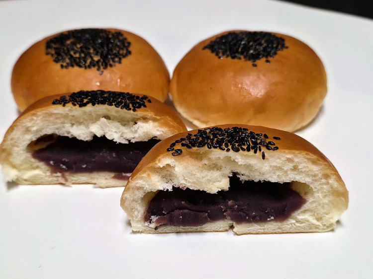 こしあんぱん1個248円。