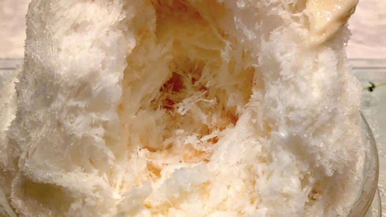 桃のかき氷内部。