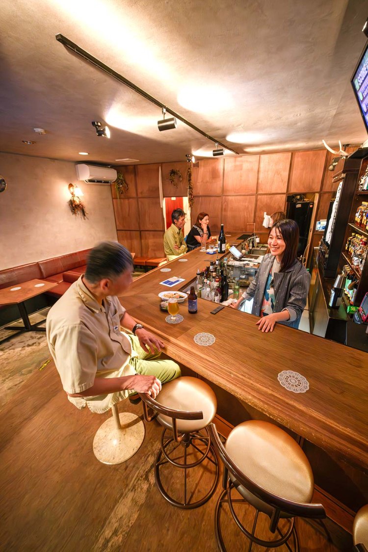 【散歩の達人】スナック水中_1