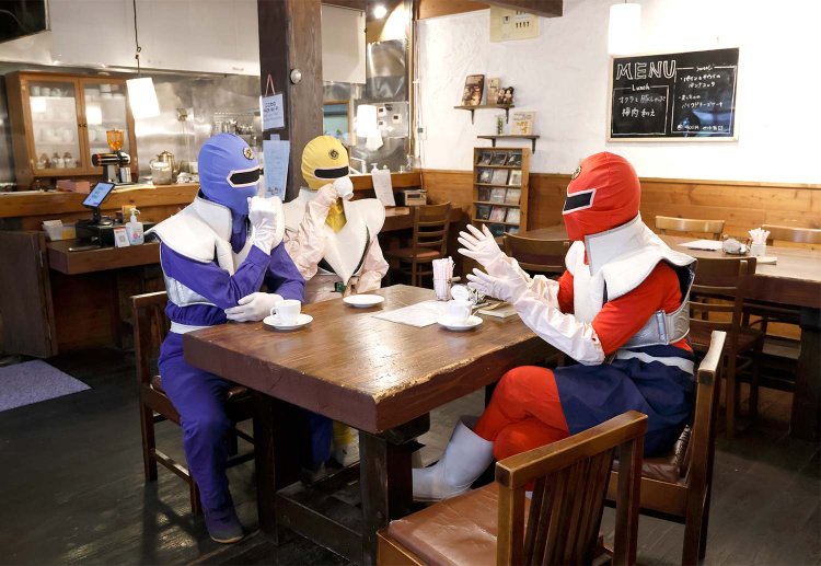 日替わりランチが人気の『ここたの』は近隣住民の憩いの場。今日はレンジャーたちが作戦会議中!?