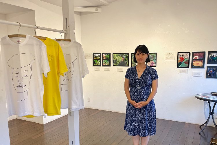 『Zoeee Gallery』を運営する、オーナーの有路春香さん。