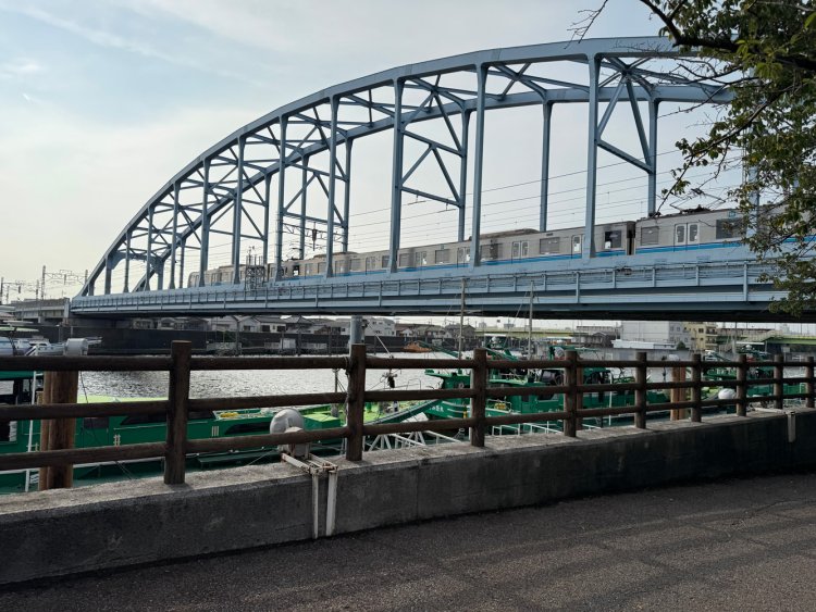 東西線の江戸川第一橋梁。