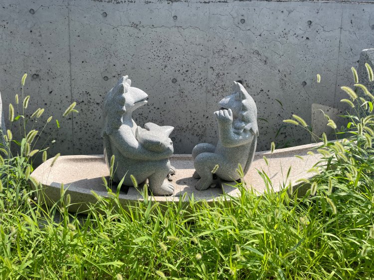 べか舟河童の像。