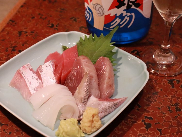 本日のお任せ刺身5点盛り980円。ボリュームがYABAI！