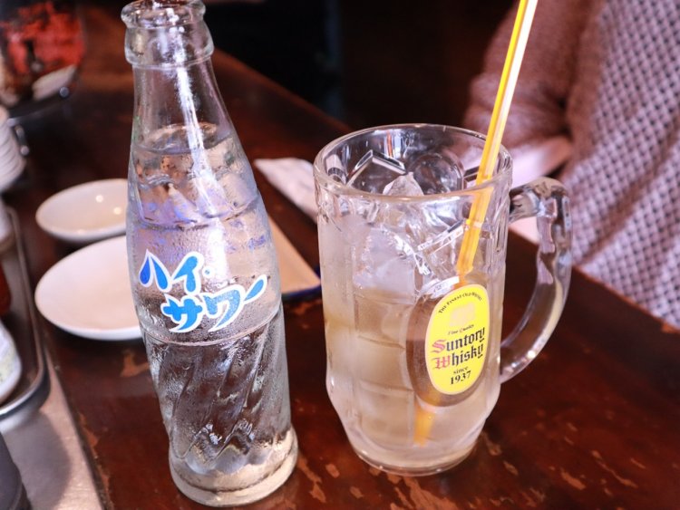 角ハイセット484円（なか396円、そと243円）。