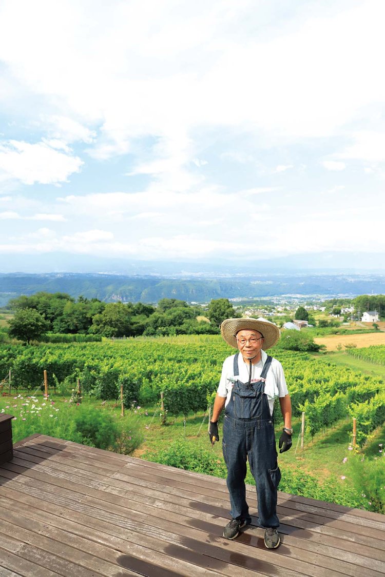 代表の池田岳雄さん。「地域一体でおいしいワインを造れるよう、小諸ワイングロワーズ倶楽部も設立！」。