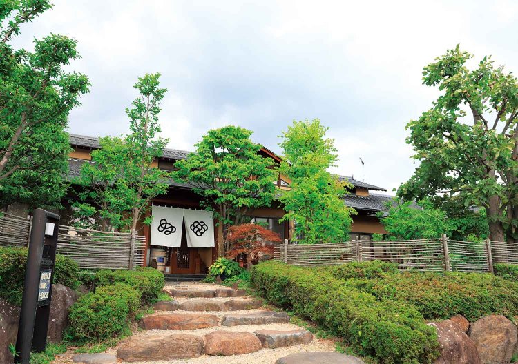 周辺のワイナリーめぐりの拠点となる直売所兼宿泊施設『NUKAJI WINE HOUSE』。