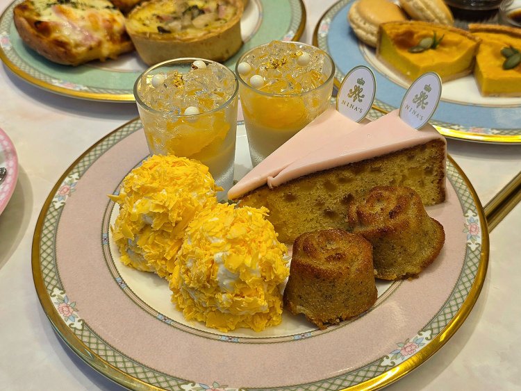 アフタヌーンティー上段。